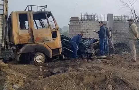 Rewa में दर्दनाक सड़क हादसा, दो कार सवार जिंदा जले