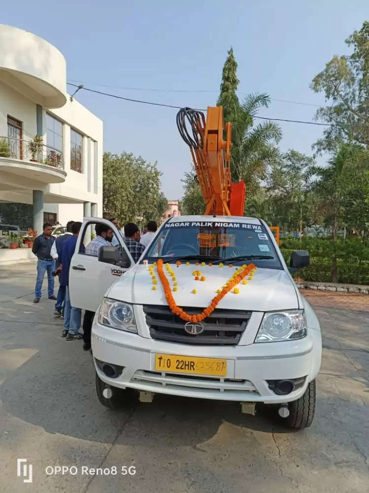 सुविधा: रीवा नगर निगम के बेड़े में शामिल हुआ आधुनिक हाइड्रोलिक वाहन