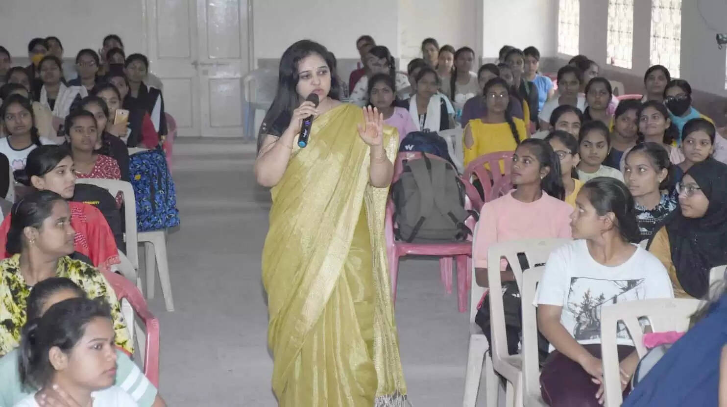 संवेदनशीलता मतलब हर लिंग का व्यक्ति दूसरे लिंग चाहे पुरुष हो या महिला के प्रति रखे सम्मान का भाव : डा. अनन्या