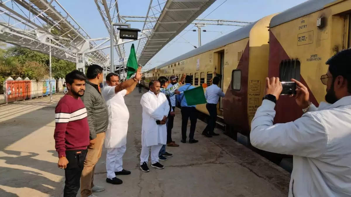 रीवा के 273 तीर्थयात्रियों को लेकर द्वारिका के लिए रवाना हुई तीर्थदर्शन ट्रेन