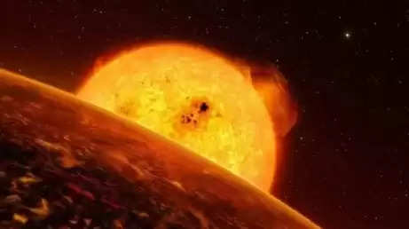 वैज्ञानिकों ने किया चौंकाने वाला दावा, टूटकर बिखर गया सूरज का एक बड़ा हिस्सा